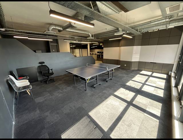 245M² OFFICE TO LET IN GARDENS